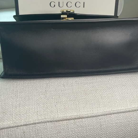❤️Excellent cond, authentic Gucci Sylvie satchel. - Picture 2 of 6